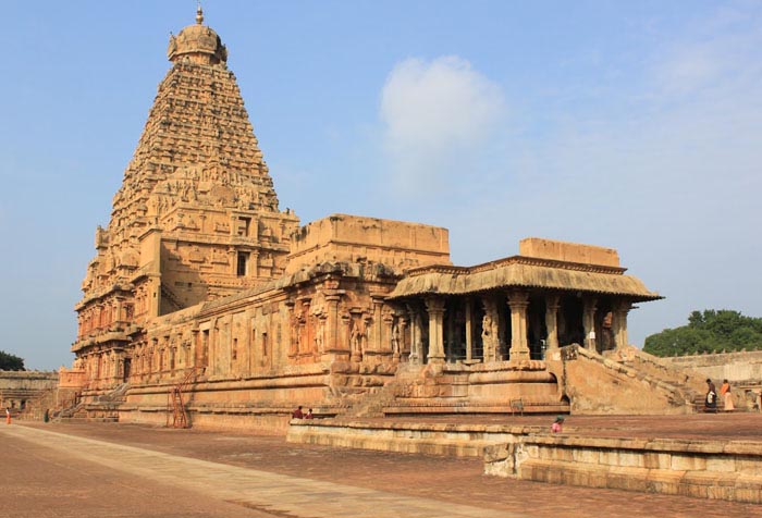 Brihadeeswarar Temple History